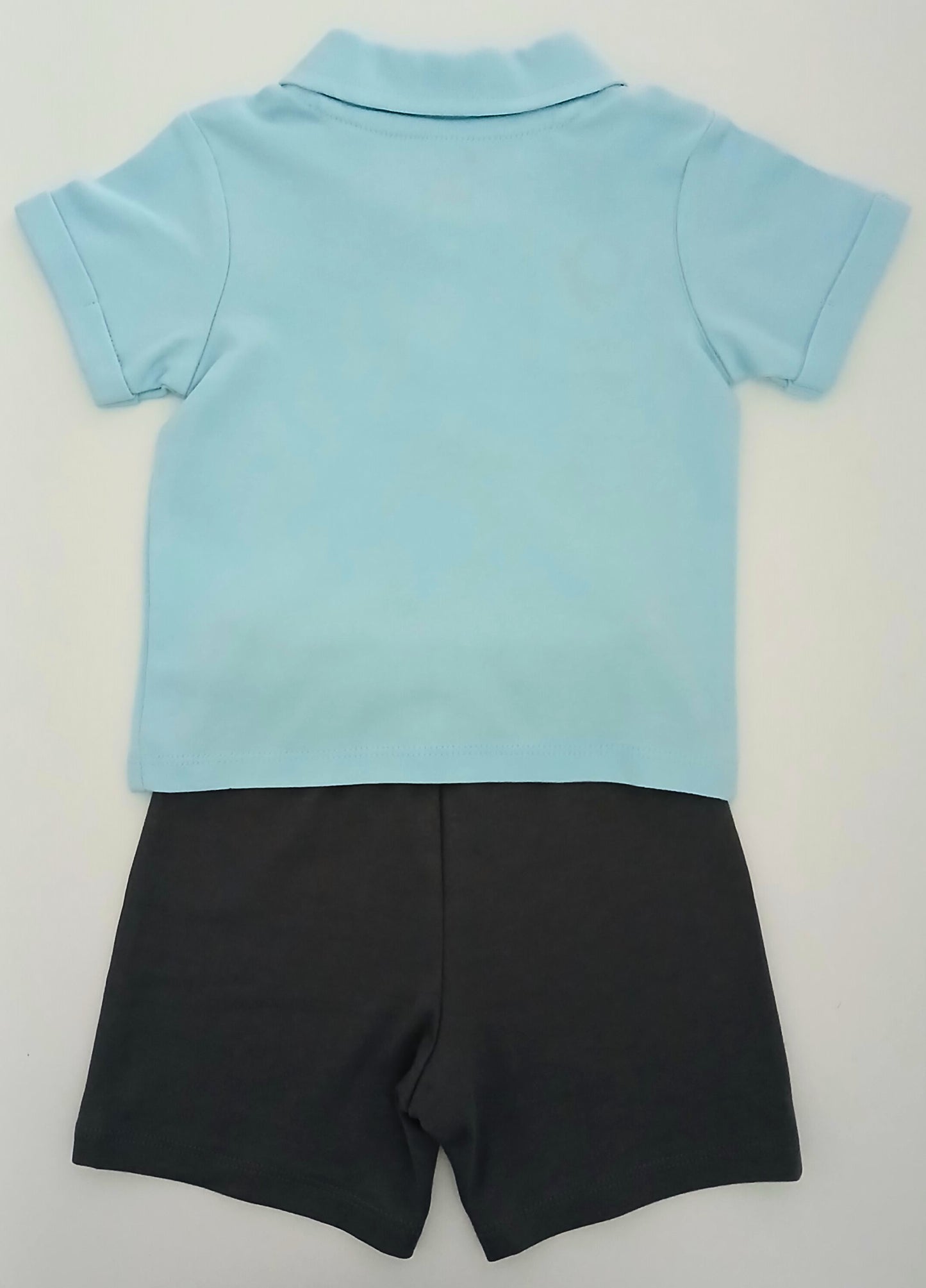 CACE - A COORDINATED SET OF T-SHIRT & SHORTS