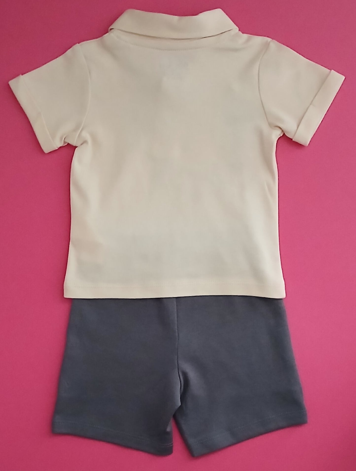 CACE - A COORDINATED SET OF T-SHIRT & SHORTS