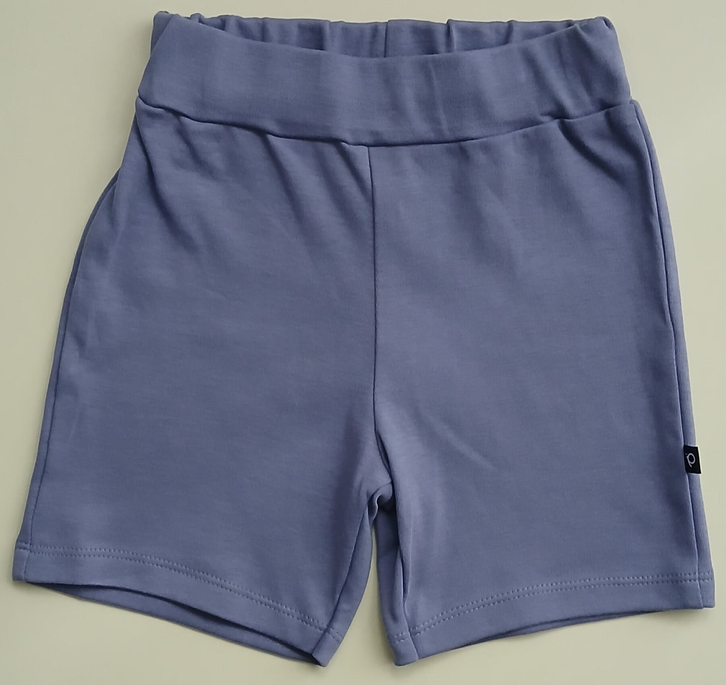 KENBY - A COORDINATED SET OF SHIRT & SHORTS