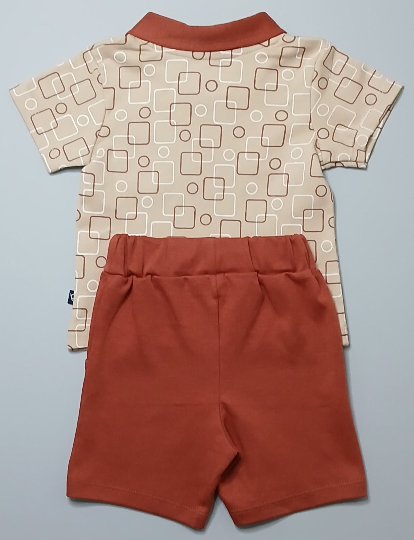 SALVANO - A COORDINATED SET OF T-SHIRT & SHORTS