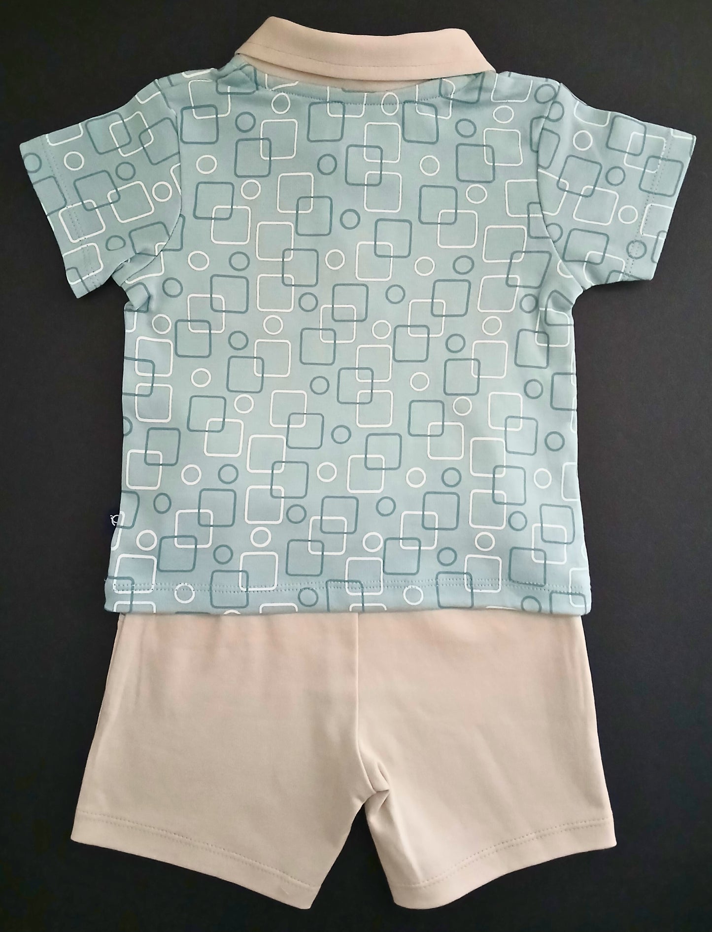 SALVANO - A COORDINATED SET OF T-SHIRT & SHORTS
