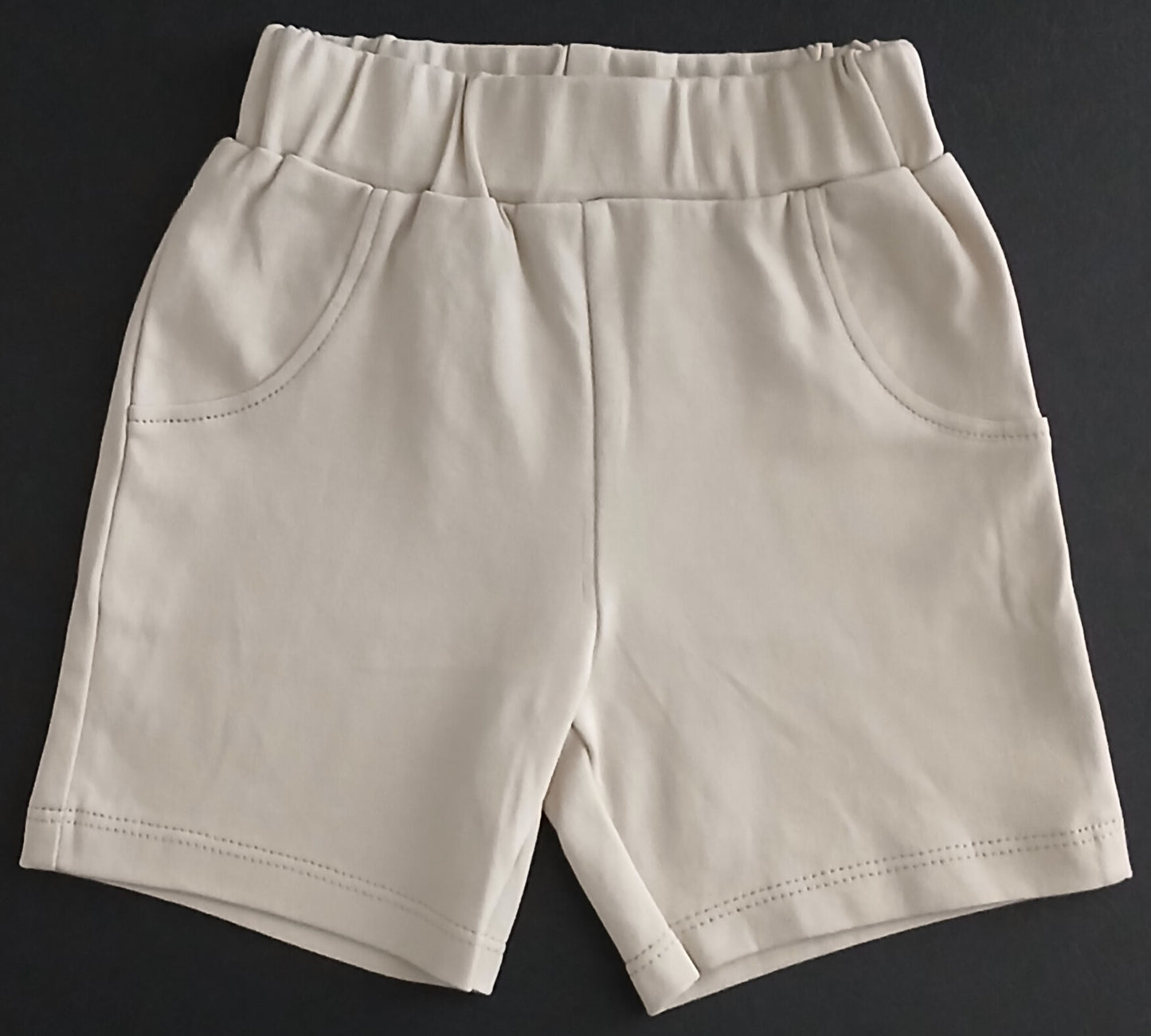 SALVANO - A COORDINATED SET OF T-SHIRT & SHORTS