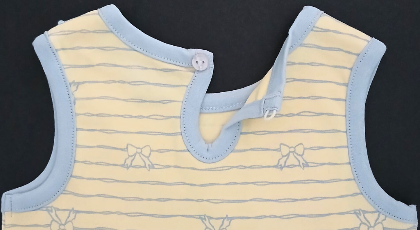 DEARING - A COORDINATED SET OF TOP & BLOOMER