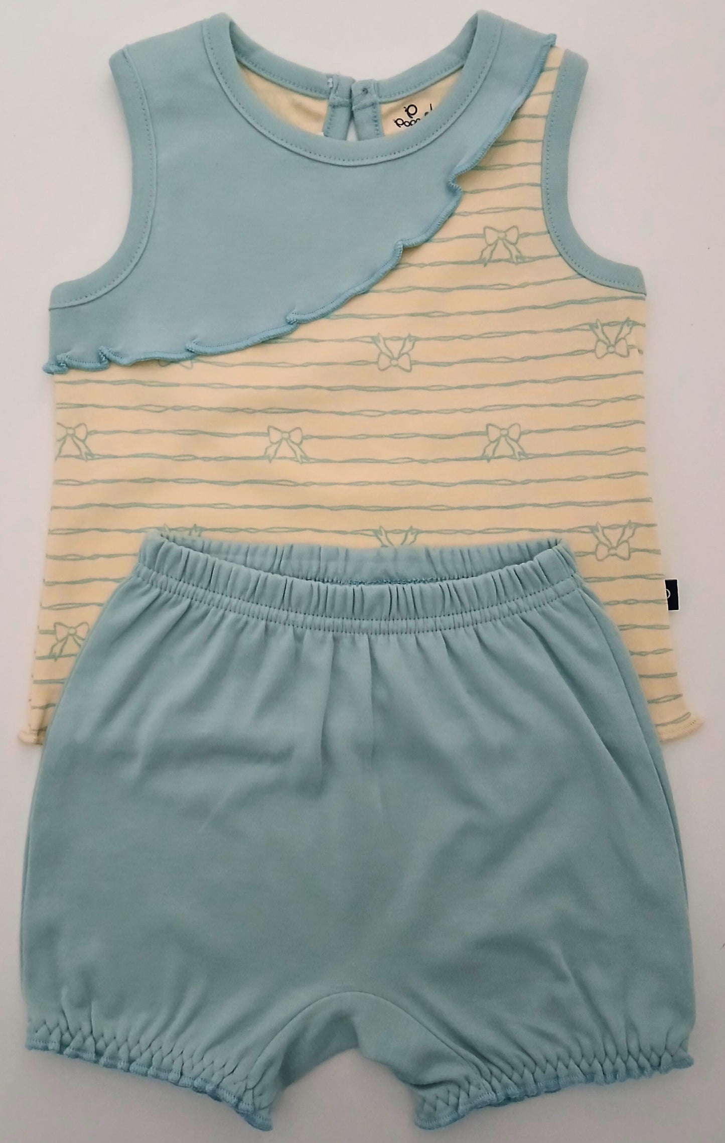 DEARING - A COORDINATED SET OF TOP & BLOOMER