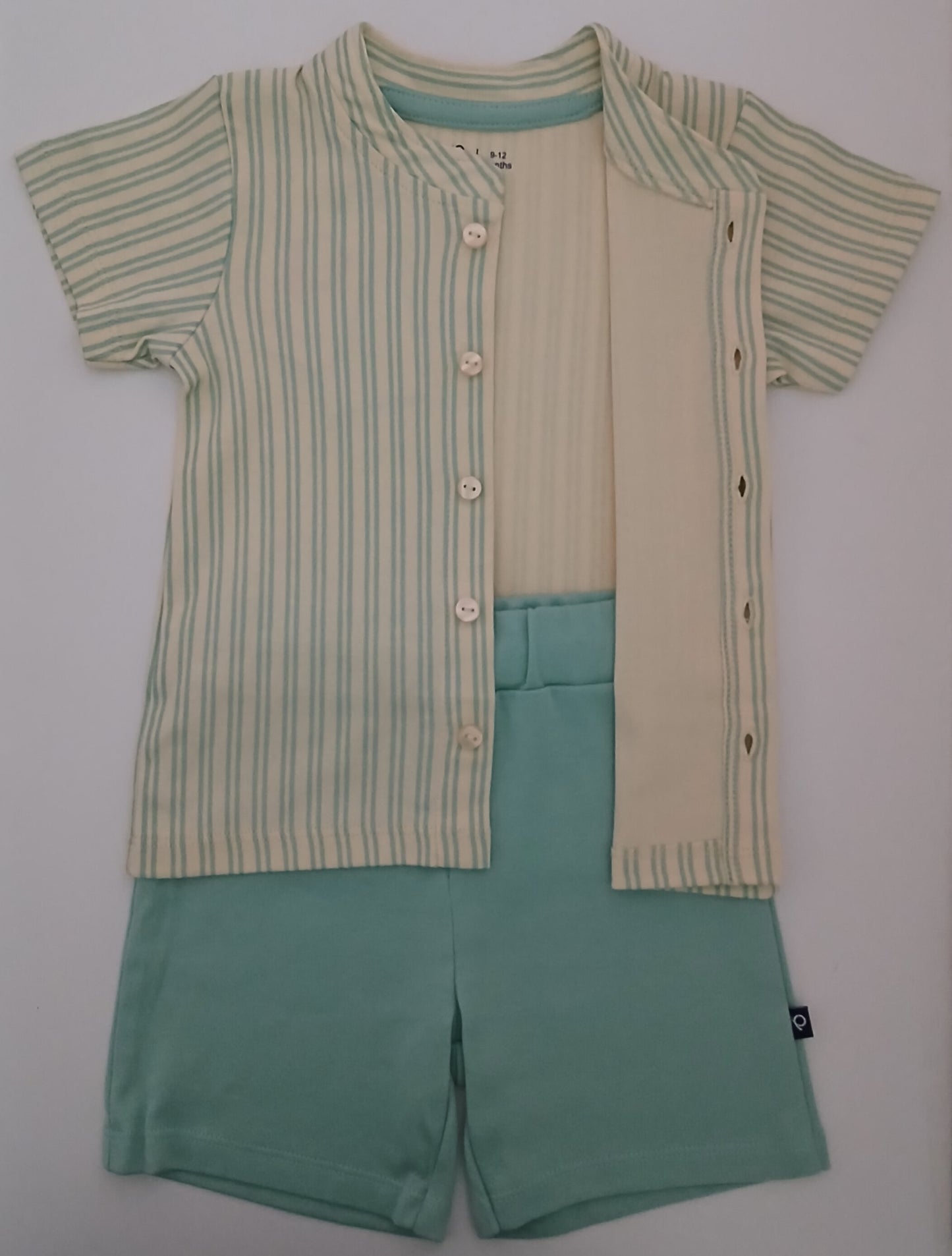 KENBY - A COORDINATED SET OF SHIRT & SHORTS