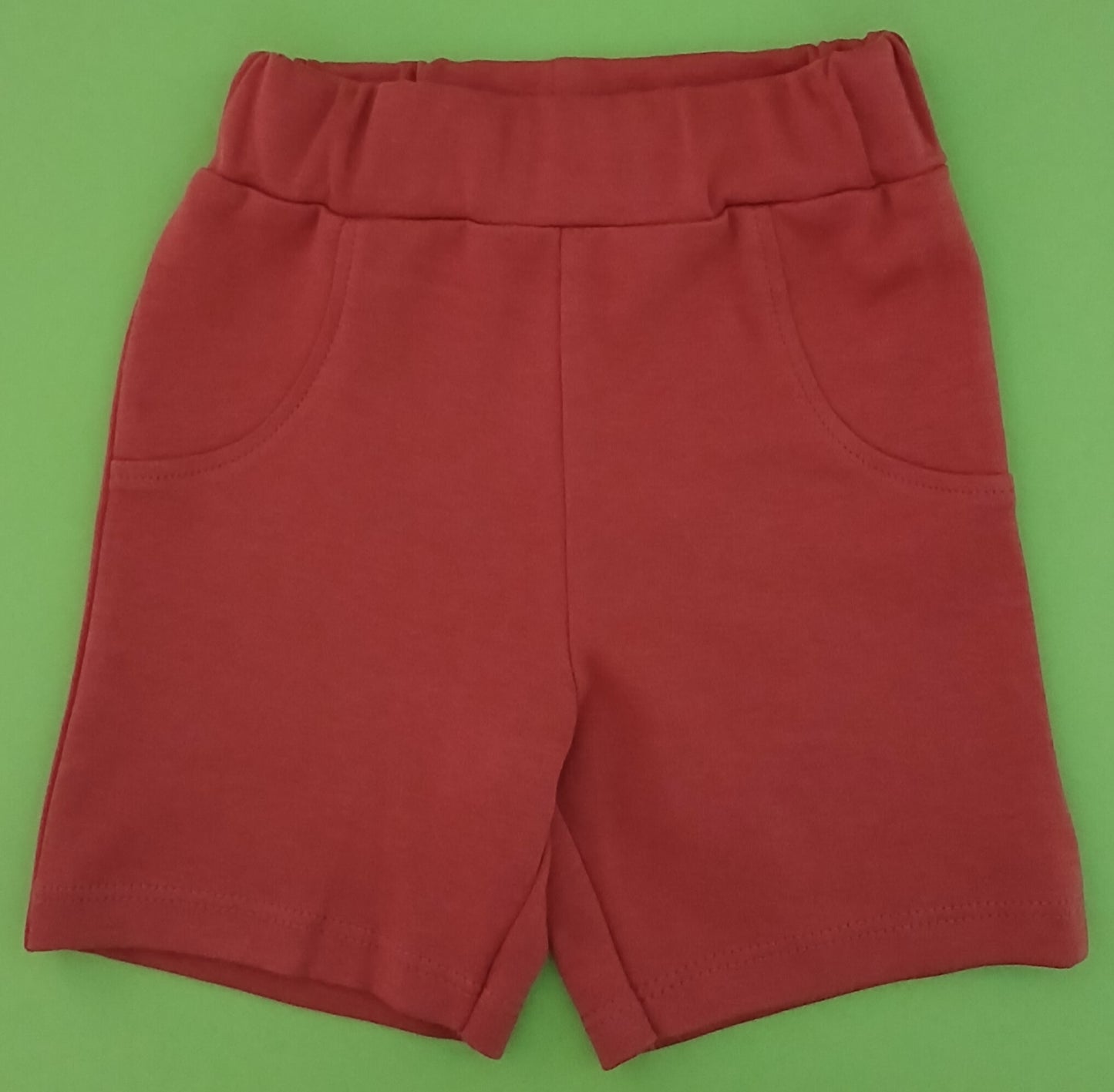 SALVANO - A COORDINATED SET OF T-SHIRT & SHORTS