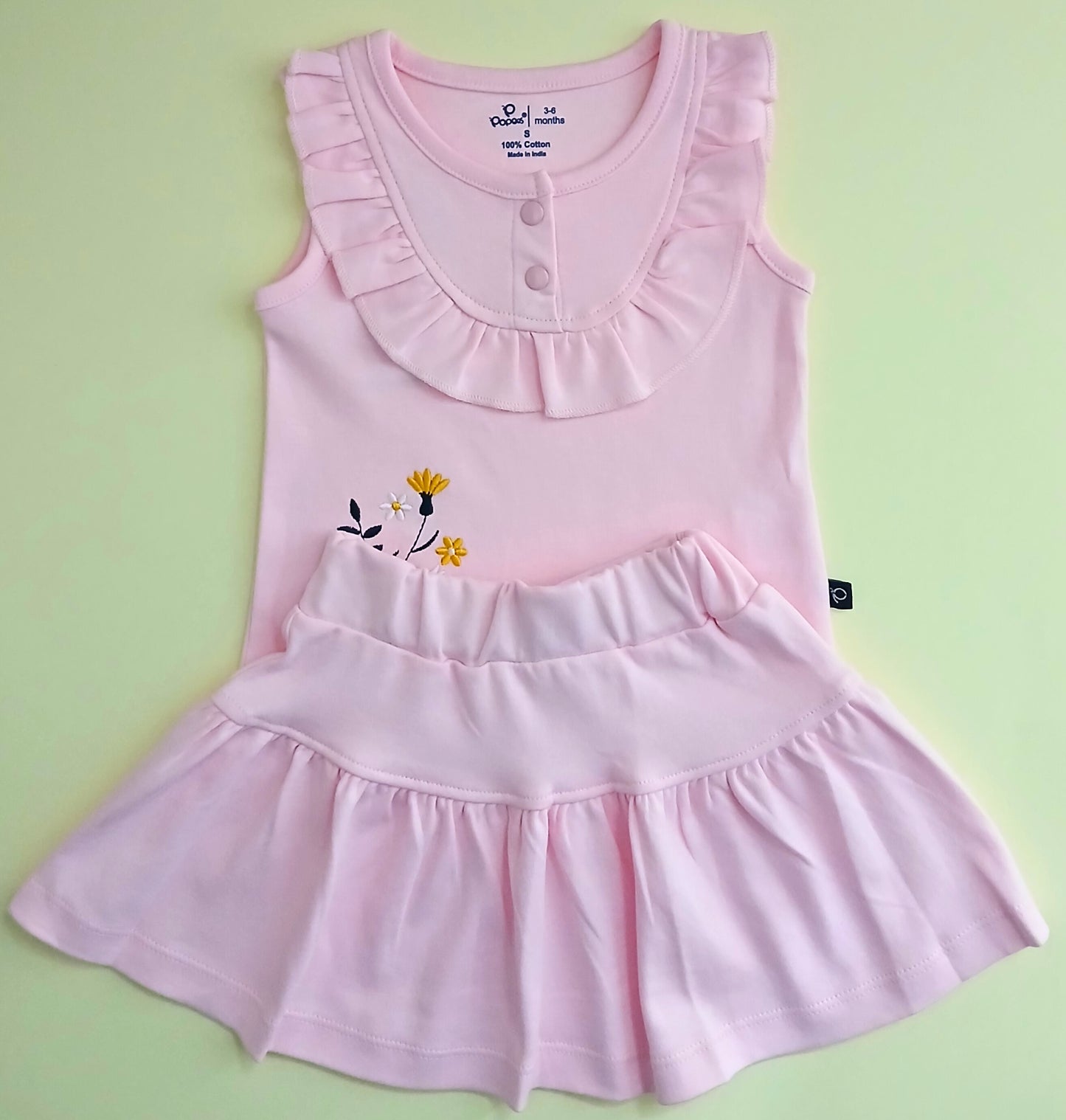 VESMIRA - A COORDINATED SET OF TOP & SKIRT