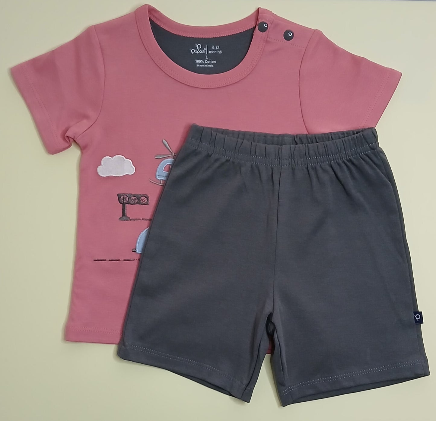 WINWARD - A SET OF T-SHIRT & SHORTS