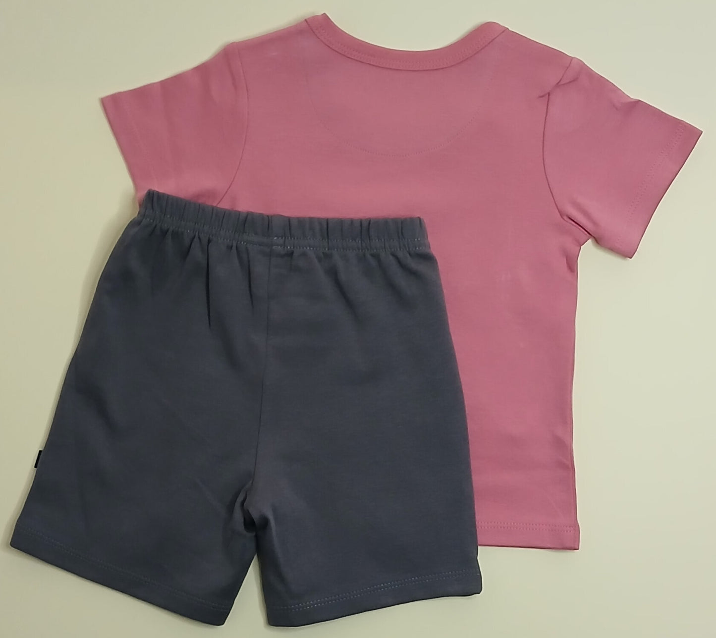 WINWARD - A SET OF T-SHIRT & SHORTS