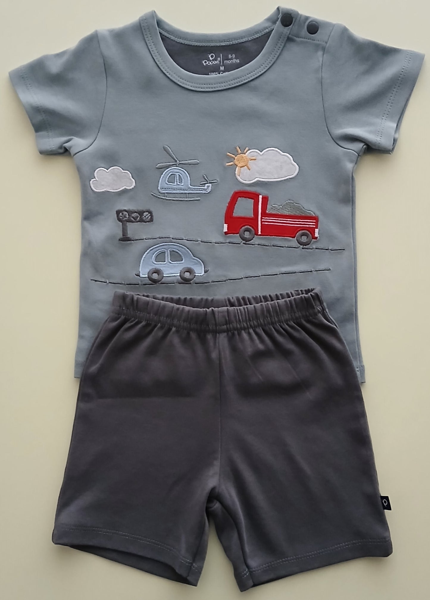 WINWARD - A SET OF T-SHIRT & SHORTS