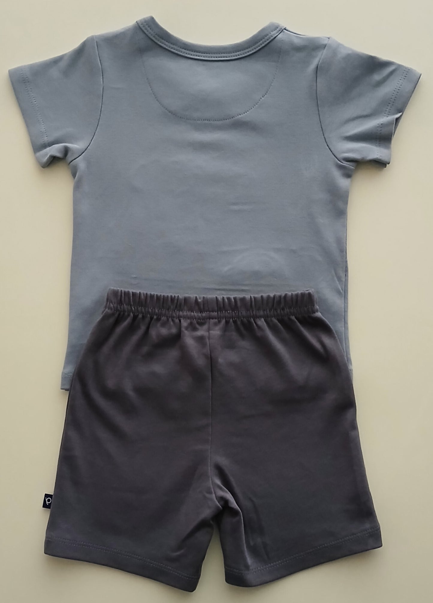 WINWARD - A SET OF T-SHIRT & SHORTS