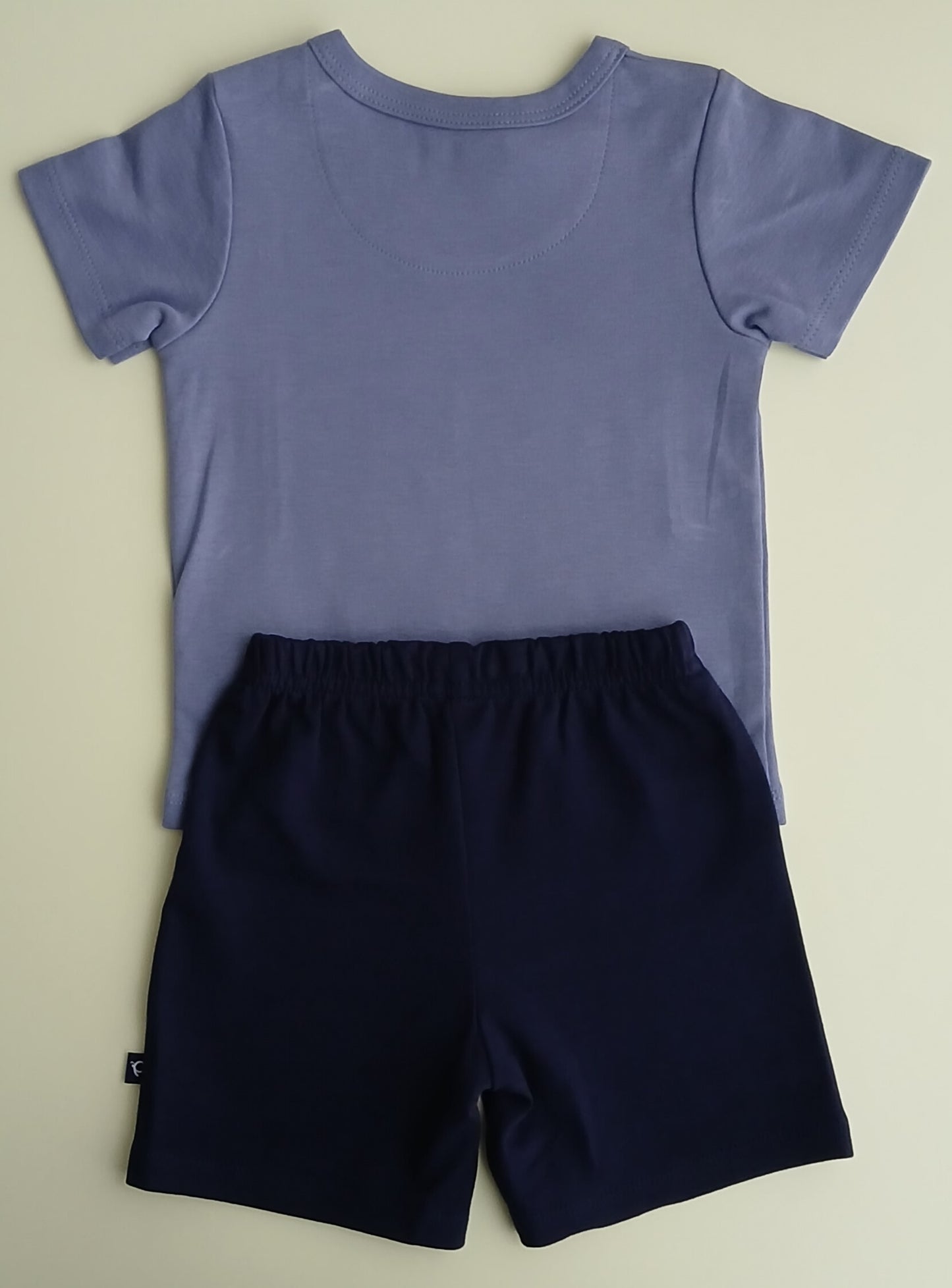 WINWARD - A SET OF T-SHIRT & SHORTS